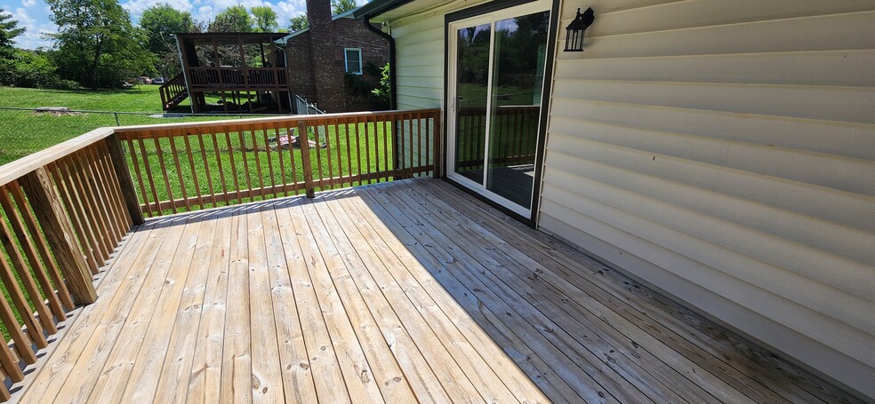 Back Deck - 1704 Danbury Dr