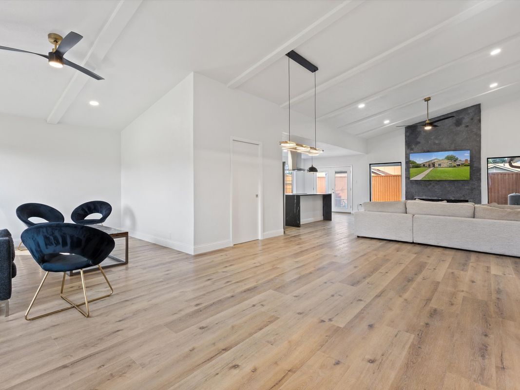 Building Photo - 3404 Newkirk Dr