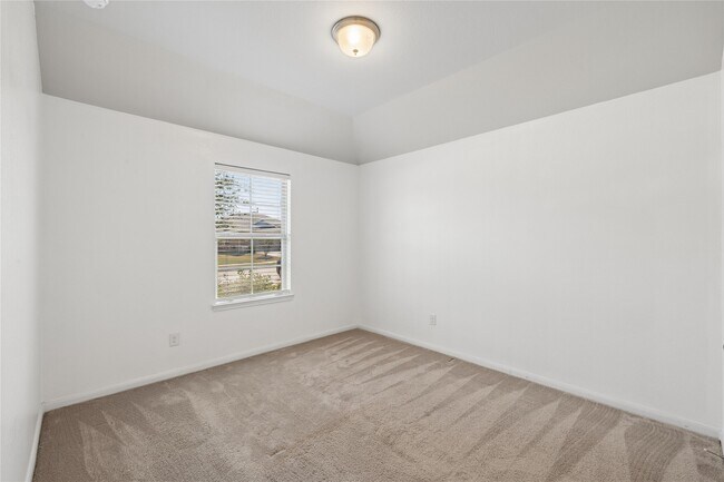 Building Photo - 2111 Levant Ln