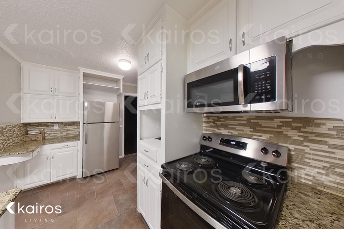 Building Photo - 2813 James Louis Dr