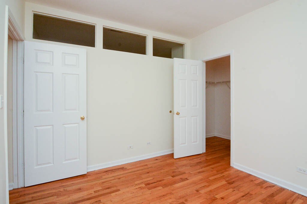 Building Photo - 909 W Dakin St