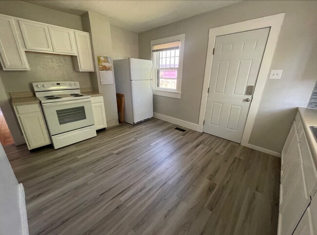 Building Photo - Move-In Special! FREE 50" TV for Qualified Tenants!