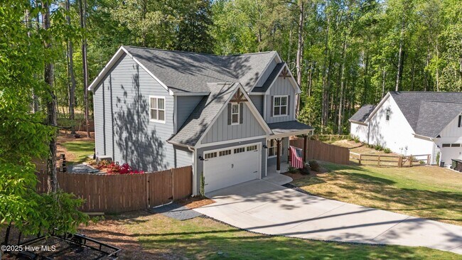 Building Photo - 594 E L Ives Dr
