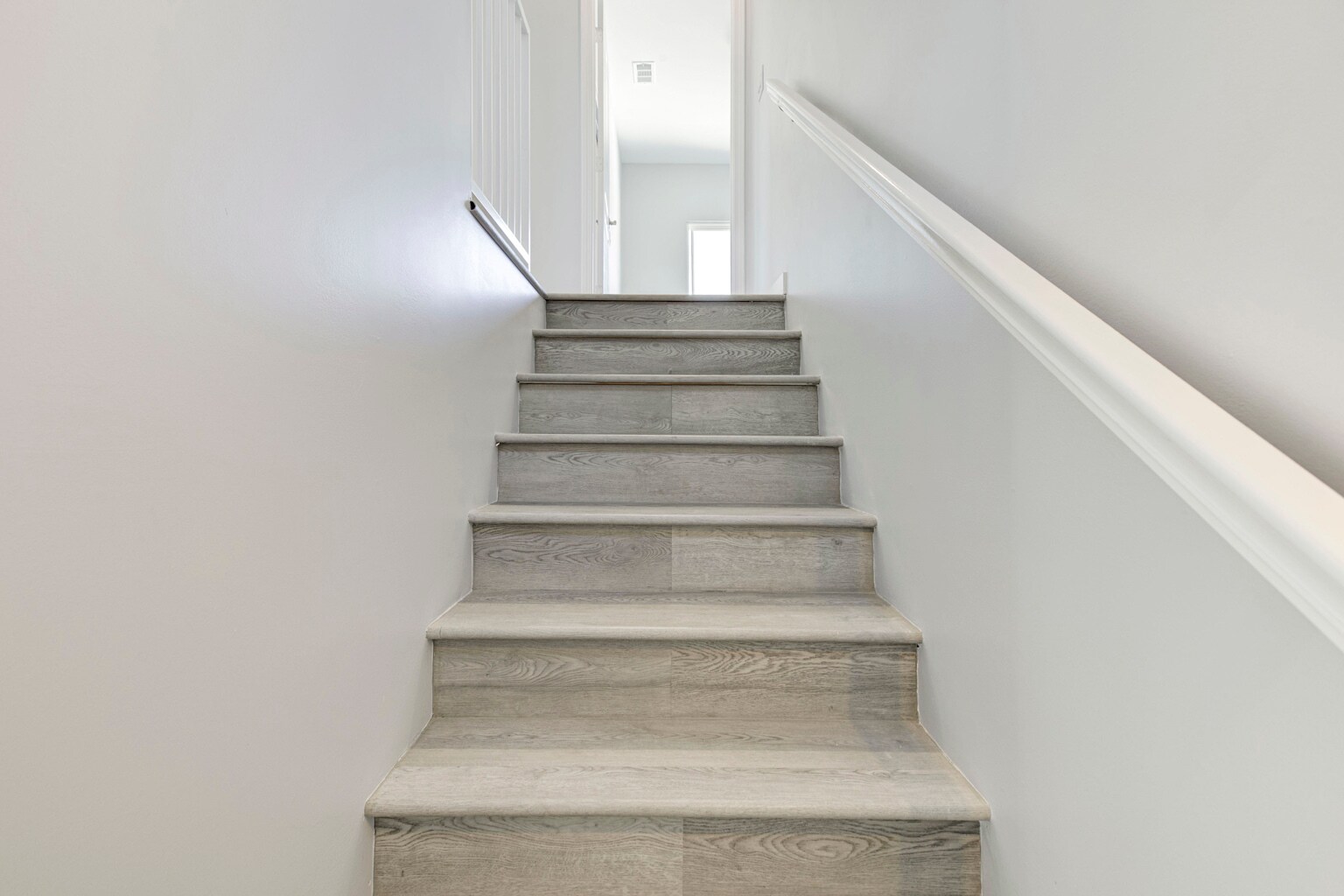 Building Photo - 10499 Yolanda Ave