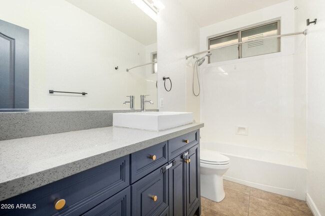 Building Photo - 2833 E Cobalt St