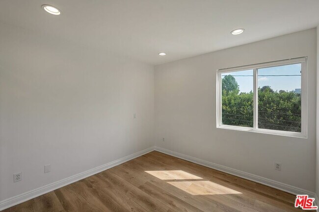 Building Photo - 1107 Princeton St