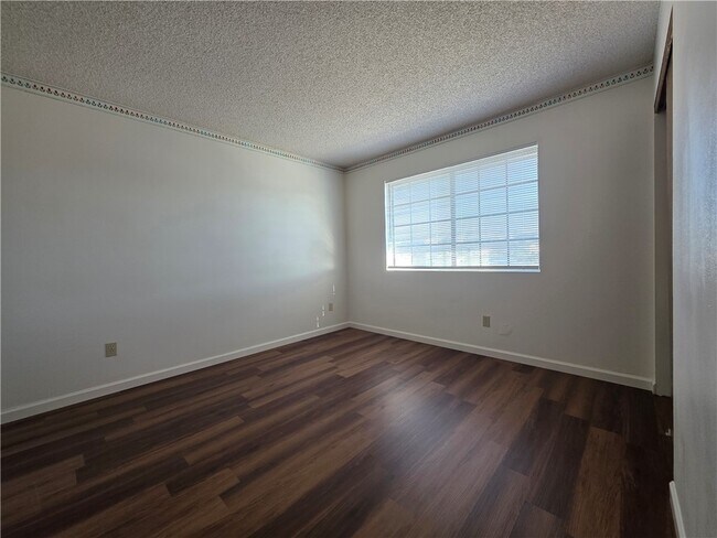 Building Photo - 1190 Ramar Rd