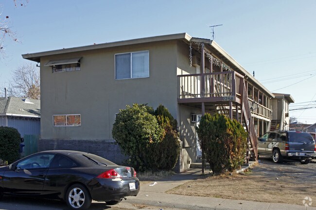 Building Photo - 2258 Empress St