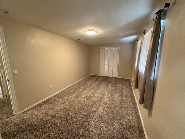 Building Photo - Spacious 3-Bed Home in OKC with Dual Prima...