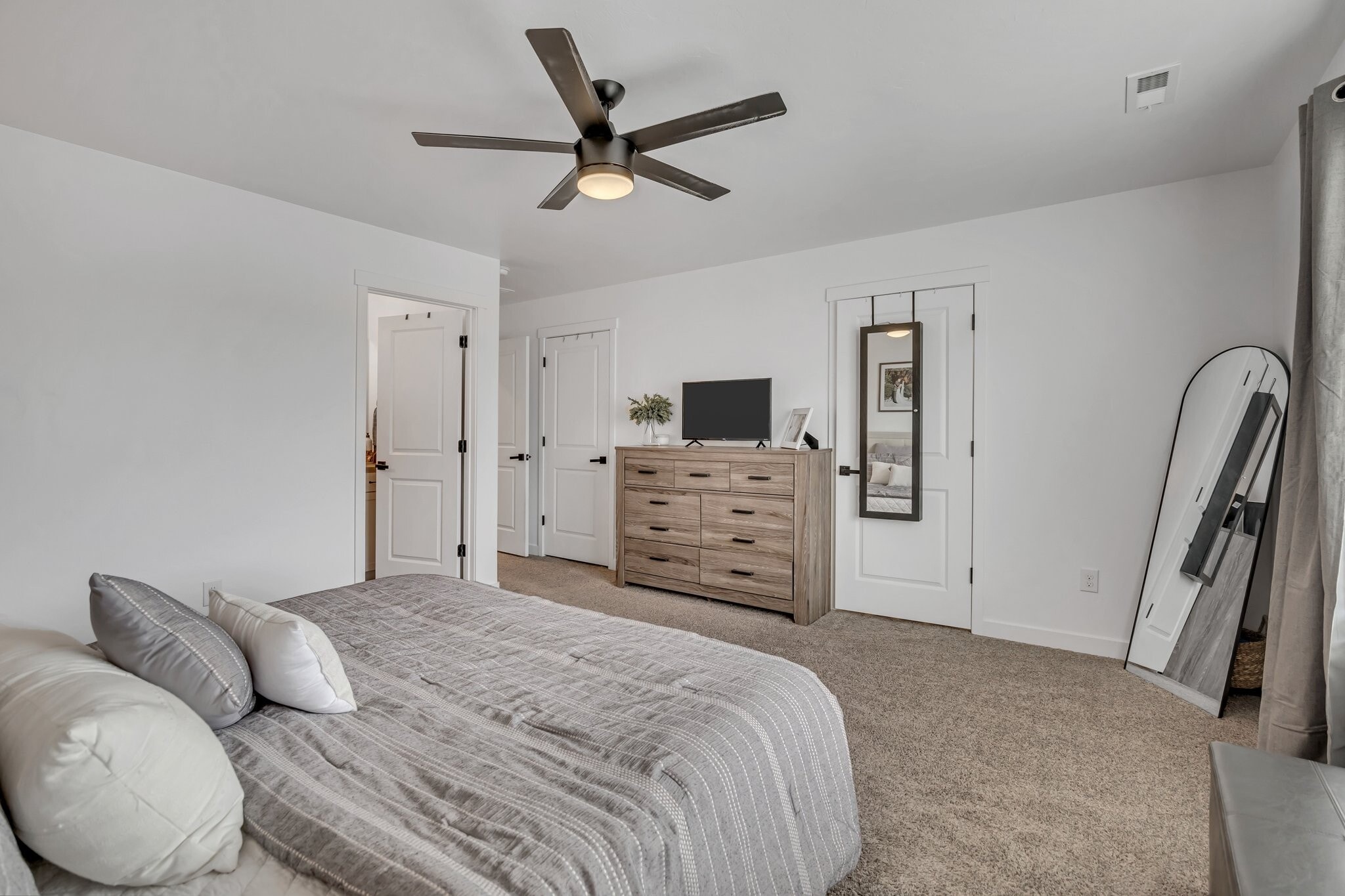Building Photo - 5176 W Duet Dr