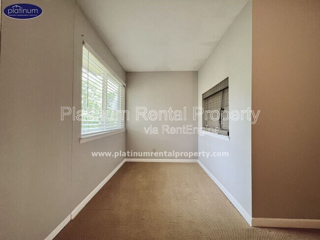 Building Photo - 63 Sandalwood Cir
