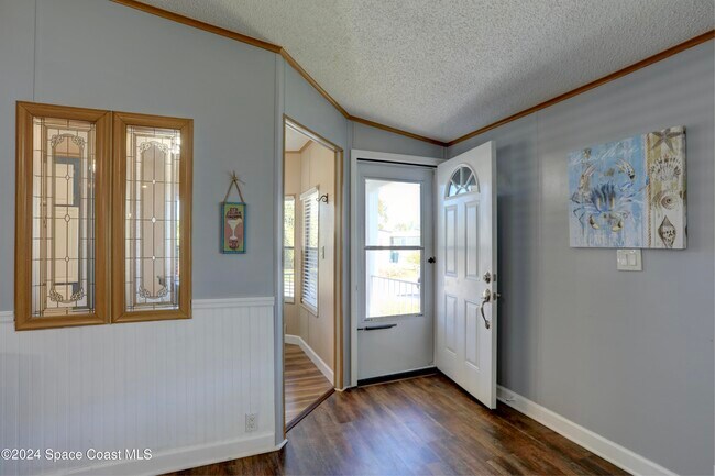 Building Photo - 561 Dolphin Cir