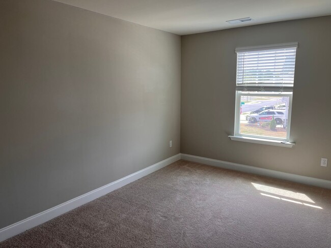Building Photo - New 3 Bedroom 2.5 Bathroom Townhouse with ...