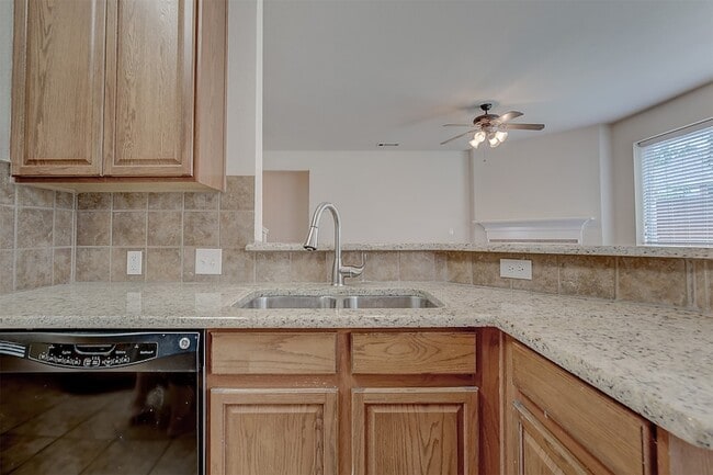 Building Photo - 2609 Monroe Dr