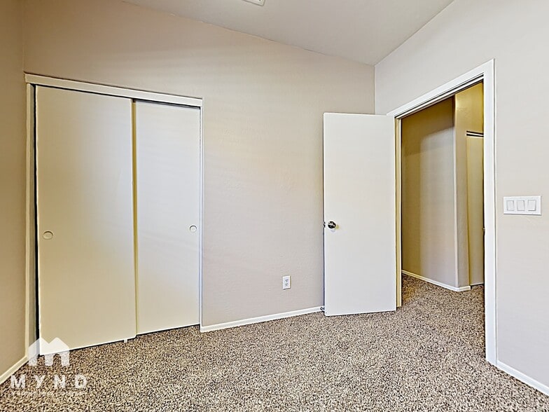 Building Photo - 11178 W Granada Rd