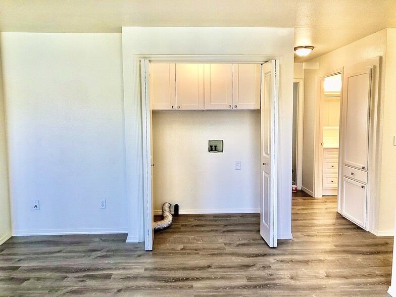 Building Photo - 583 Van Wey Cir