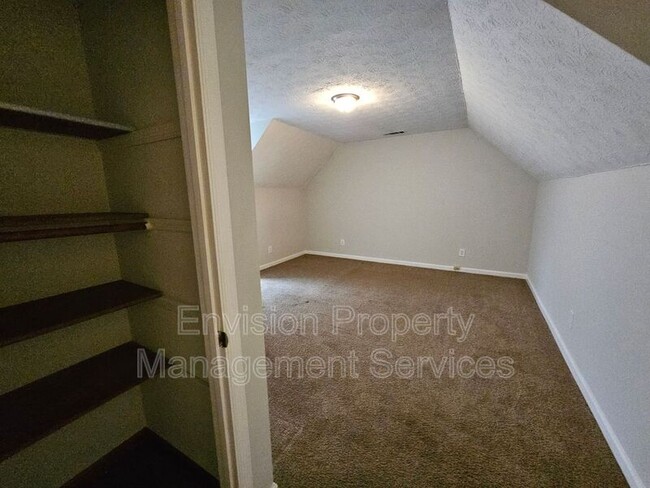 Building Photo - 200 Leigh Dr