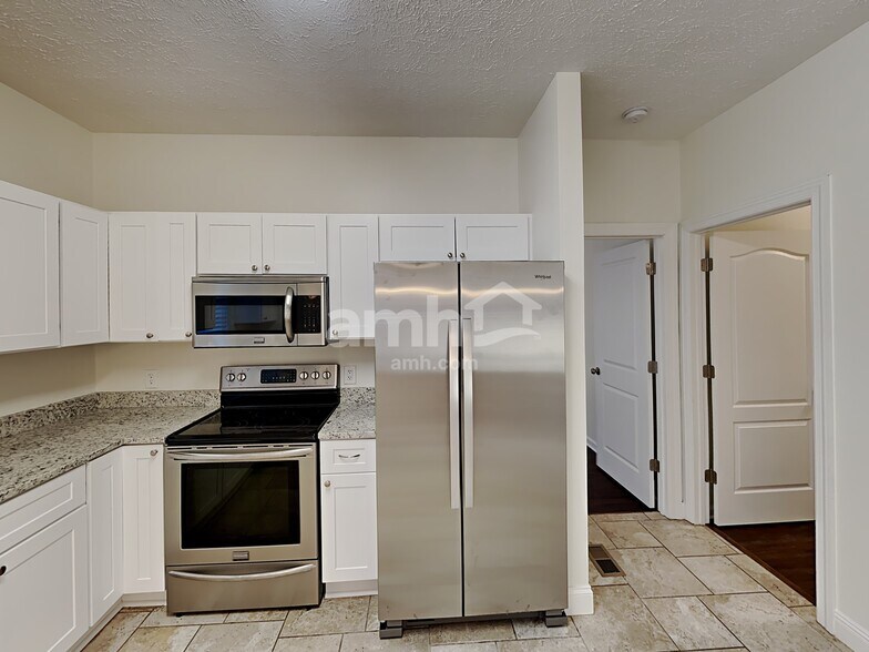 Building Photo - 3470 Esquire Dr
