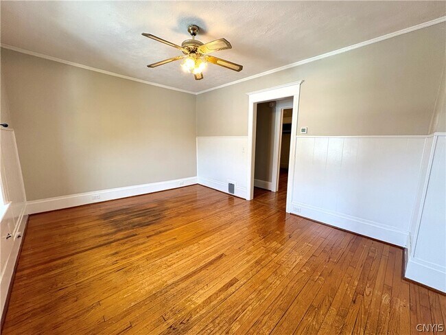 Building Photo - 71 Chedell Pl