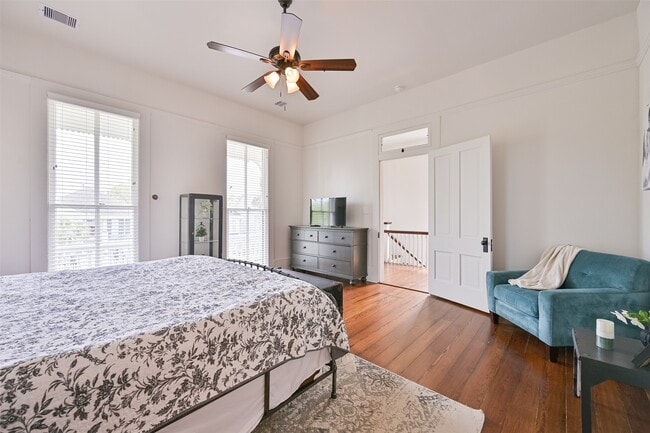 Building Photo - 1808 Avenue K