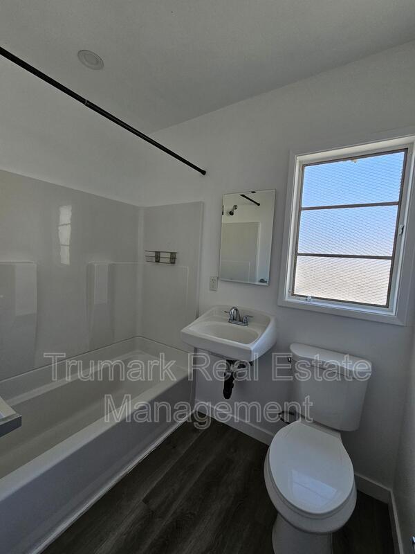 Building Photo - 2936 Honolulu Ave