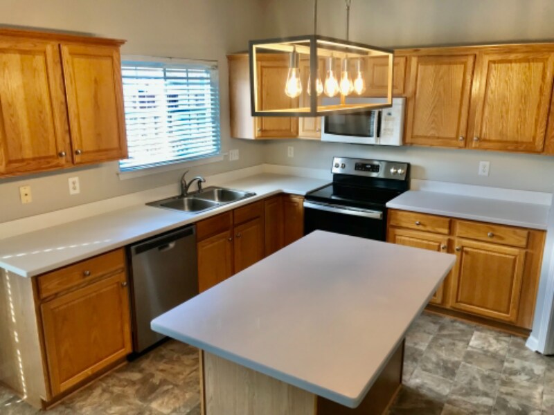 Building Photo - 16213 Peachmont Dr