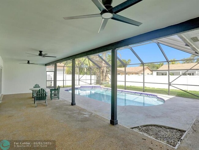Building Photo - 11801 S Island Rd