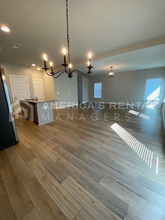 Building Photo - Home for Rent in Cullman, AL!!! Available to View with a 48 hour notice!!