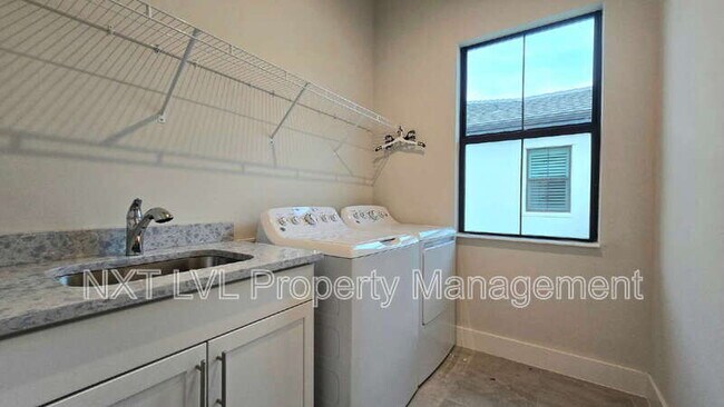 Building Photo - 14851 Loggerhead Dr