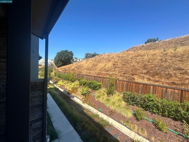 Building Photo - 725 Delve Ct