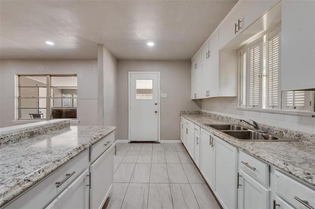 Building Photo - 6748 Hialeah Dr