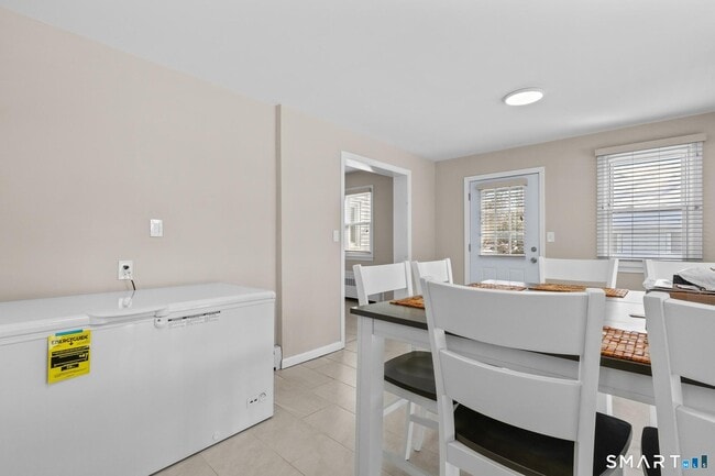 Building Photo - 159 Ridgewood Rd