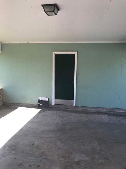 Building Photo - 15016 Lynbrook Dr