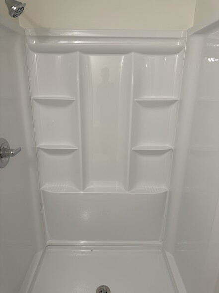 Shower - 405 Atchison Blvd