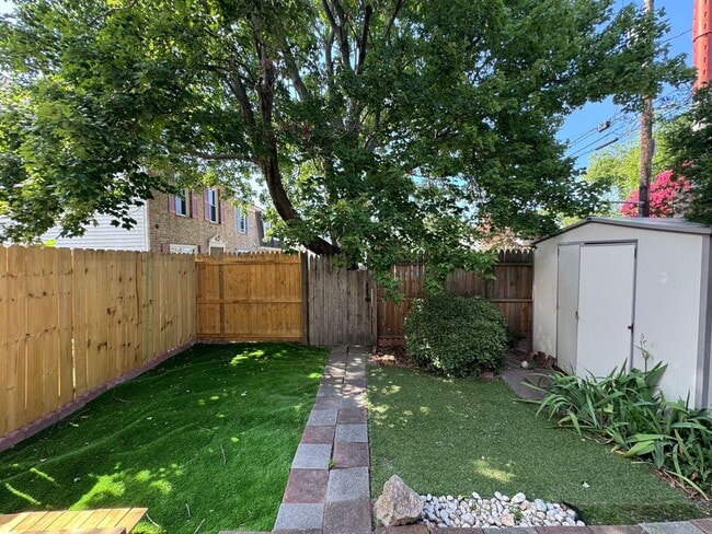 Building Photo - Charming 2-Bed, 2.5-Bath Home in Vibrant N...