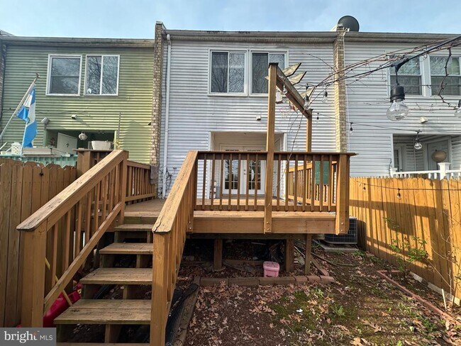 Building Photo - 8282 White Pine Dr