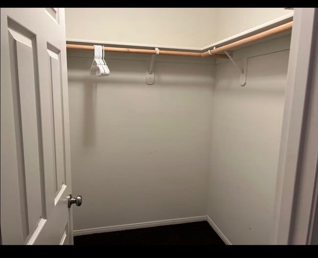 Building Photo - Best Deal in Town - Fully furnished 3 BD 2 BA Home