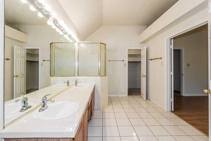 Building Photo - 11302 Rocky Mill Dr