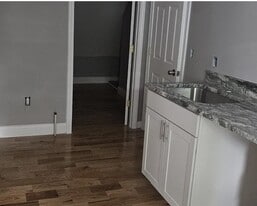 Building Photo - 44 3rd St