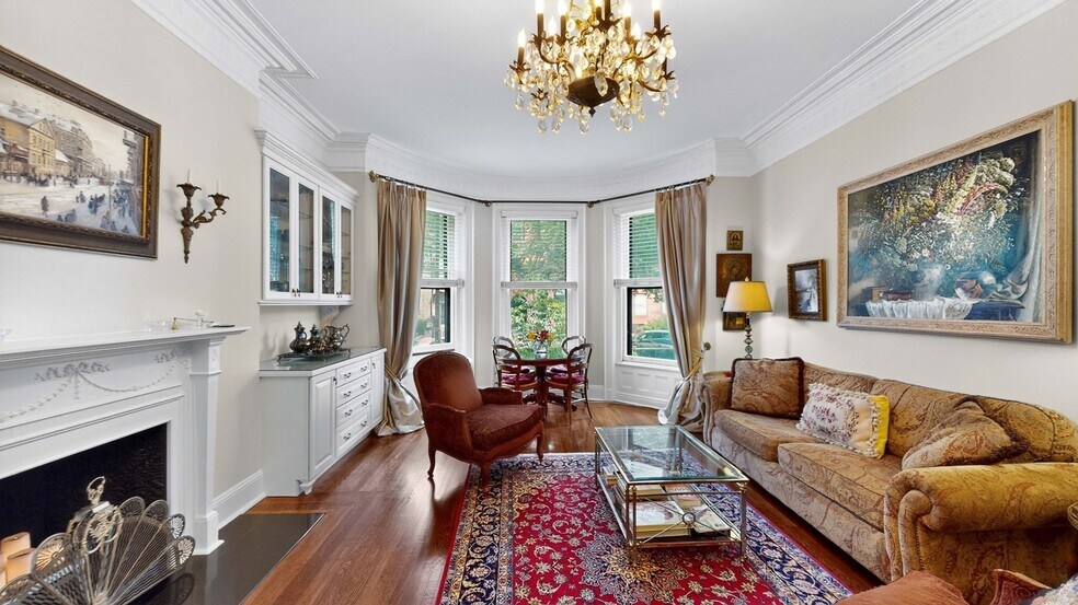 Building Photo - 461 Beacon St