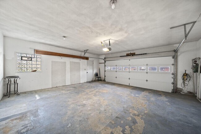 Building Photo - 1585 Peace Pl