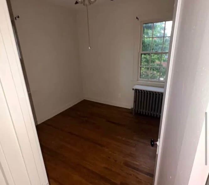 Building Photo - 628 Avenue F