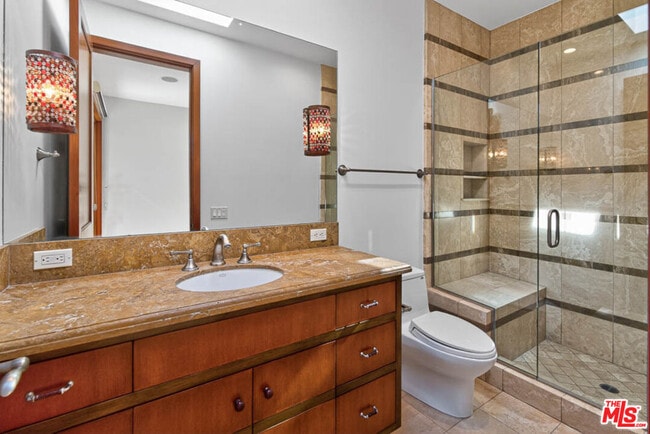 Building Photo - 1120 El Medio Ave