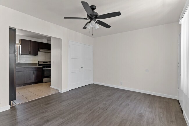 Building Photo - 3018 9th Ave