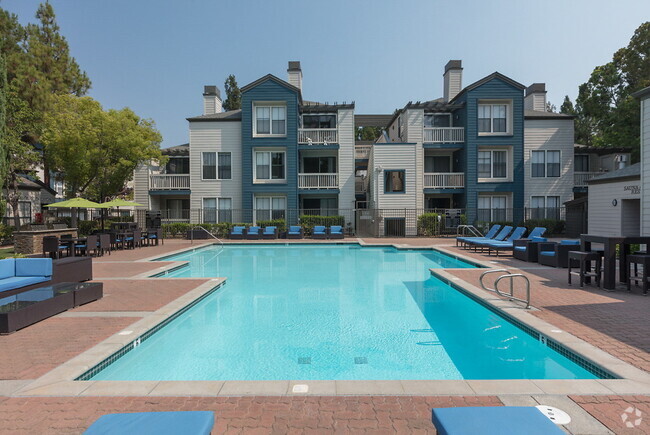 Building Photo - Fountains at River Oaks