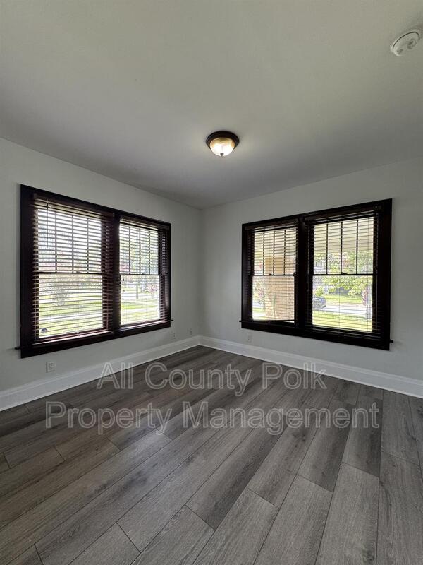 Building Photo - 202 W Belmar St