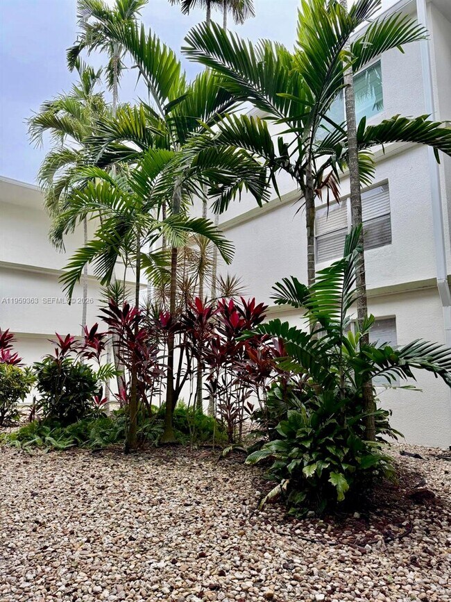 Building Photo - 4205 N University Dr