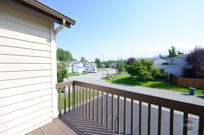 Building Photo - MUST SEE! | 4 BEDROOM 2.5 BATHROOM HOUSE |...