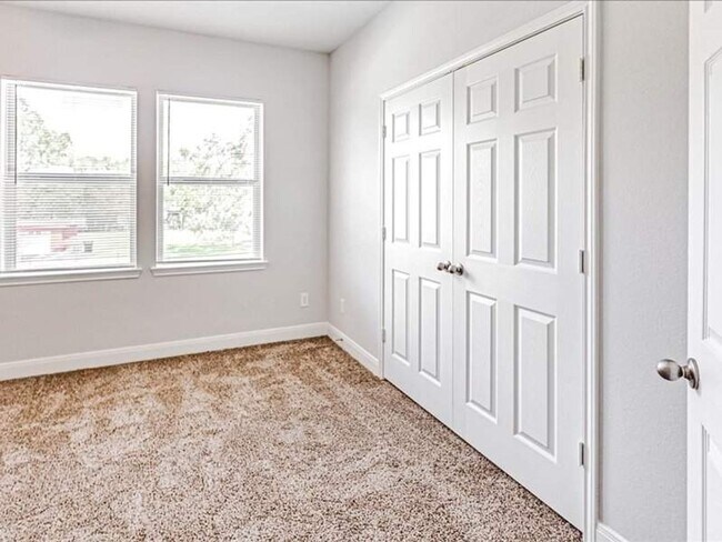 Building Photo - 9314 Sundown Dr