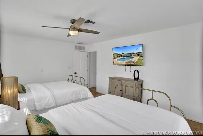 Building Photo - 630 Curlew Rd
